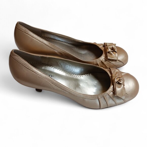 Franco Sarto Metallic Gold Kitten Heel Loafers — Women’s 8.5 - Picture 3 of 16